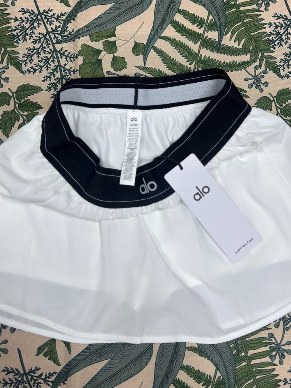 NWT Alo Yoga🕵️♀️Match Point Tennis Skirt White,Minimalist Chic - Picture 3 of 6